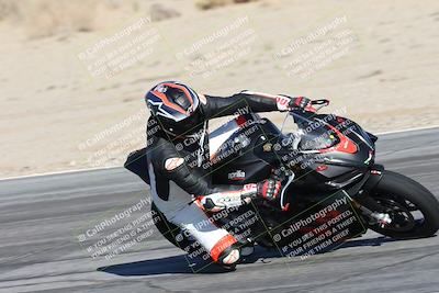 media/Dec-01-2025-Moto Forza (Mon) [[2daa91e15f]]/2-Intermediate Group/Session 4 Turn 9/